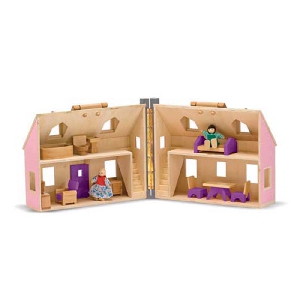 Детска дървена къща с обзавеждане