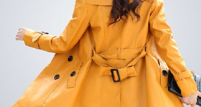 Γυναικείο παλτό από τεχνητό δέρμα για το φθινόπωρο και το χειμώνα