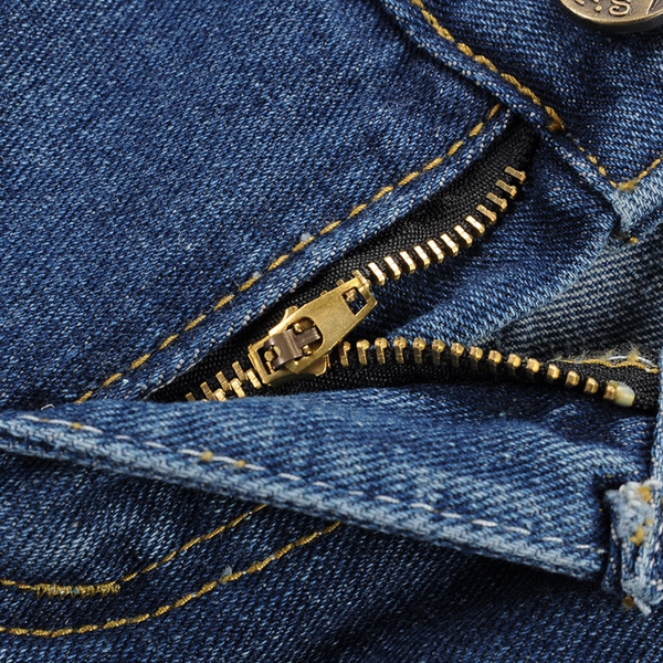 Дамски дънки - два модерни модела, светло и тъмно сини