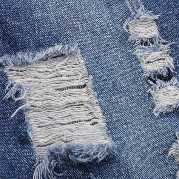 Дамски дънки - два модерни модела, светло и тъмно сини