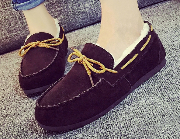   Γυναικεία παπούτσια για το χειμώνα - διαφορετικά χρώματα και μεγέθη