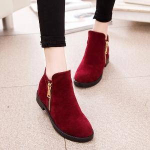 Дамски зимни обувки - червени и черни, стандартни и подплатени модели