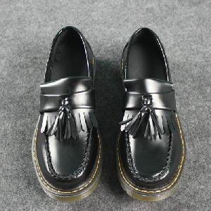 Γυναικεία επίσημα δερμάτινα παπούτσια σε στυλ ρετρό  σε  καφέ και μαύρο χρώμα