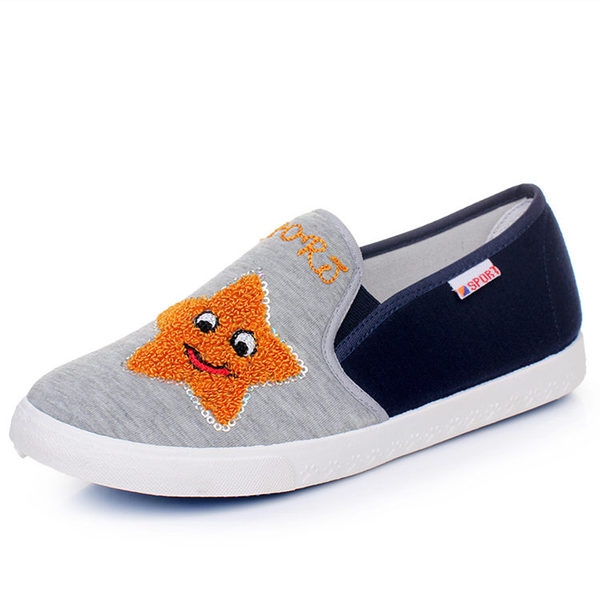 Γυναικεία παπούτσια μοναδικά σχέδια και χρώματα