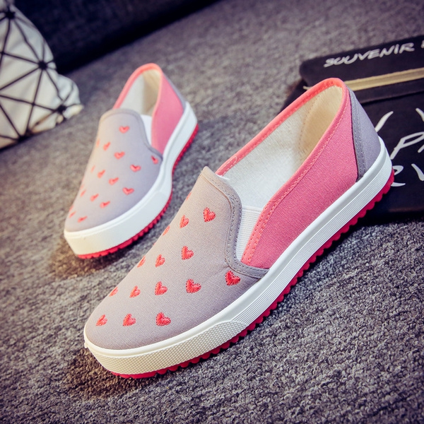 Γυναικεία παπούτσια μοναδικά σχέδια και χρώματα