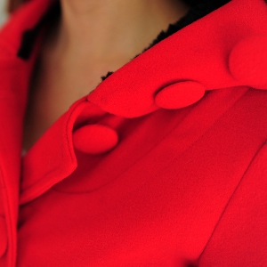 Γυναικείο παλτό με  κουκούλα σε τρία διαφορετικά χρώματα - κόκκινο, μαύρο, μπεζ