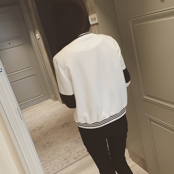 Γυναικεία ζακέτα σε δύο σχέδια - λευκό και μαύρο