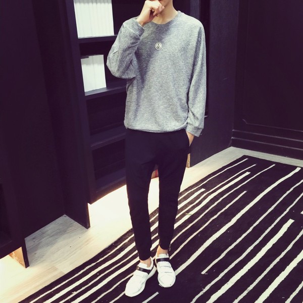 Λεπτά ανδρικά πουλόβερ σε γκρι  χρώμα