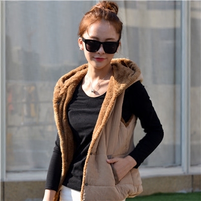 Дамски стилен зимен елек с качулка в пет цвята