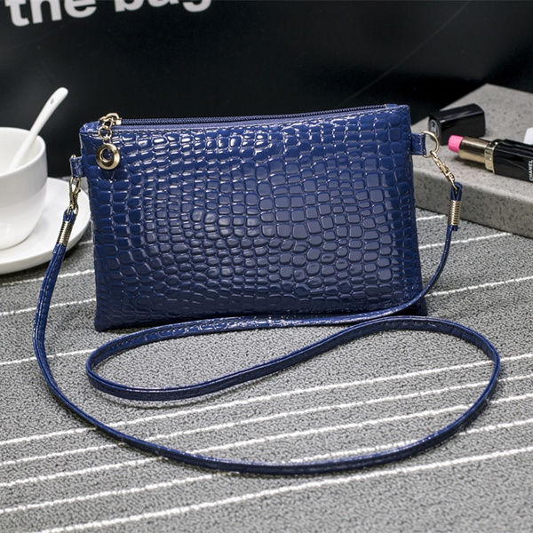 Дамски модерни чанти - нови топ модели за рамо, от изкуствена кожа и мека повърхност