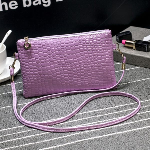 Дамски модерни чанти - нови топ модели за рамо, от изкуствена кожа и мека повърхност