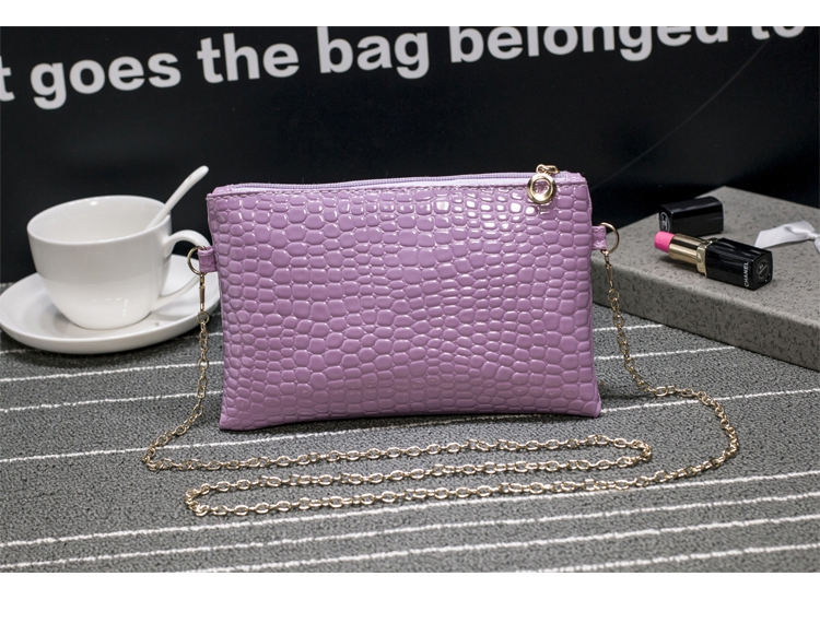 Дамски модерни чанти - нови топ модели за рамо, от изкуствена кожа и мека повърхност