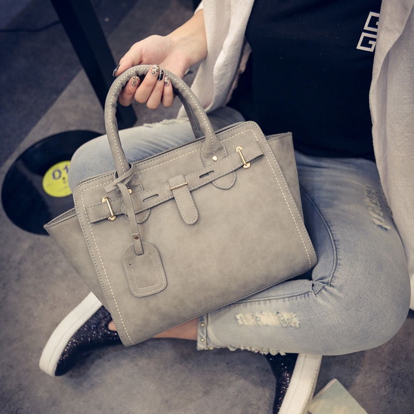 Матирана дамска чанта от изкуствена кожа в 4 различни цвята 