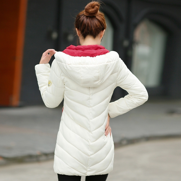  Дамски модерни зимни якета с качулка в няколко модела 