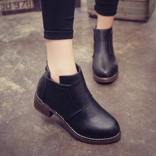 Дамски обувки с дебели подметки