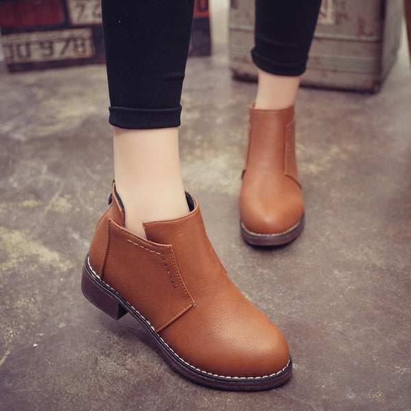 Дамски обувки с дебели подметки