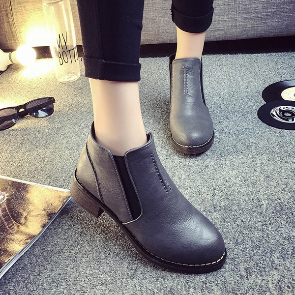 Дамски обувки с цип и без цип