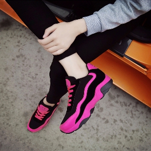Γυναικεία αθλητικά παπούτσια δύο διαφορετικά χρώματα 