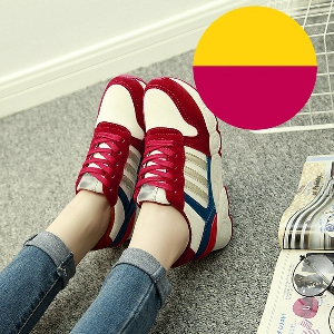 Σύγχρονα γυναικεία αθλητικά παπούτσια σε διάφορα χρώματα