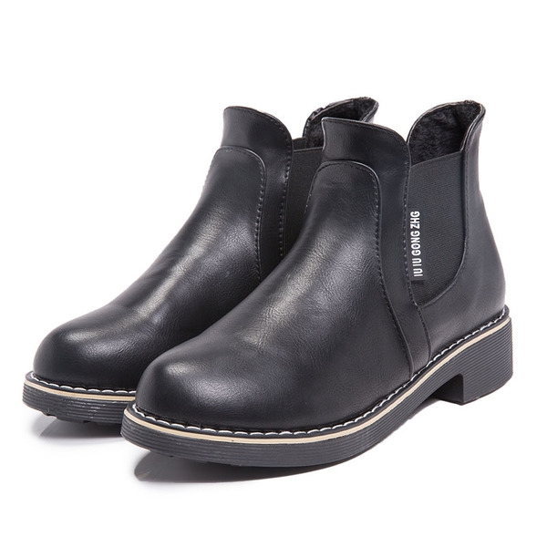 Дамски обувки два типа кожен и велурен.