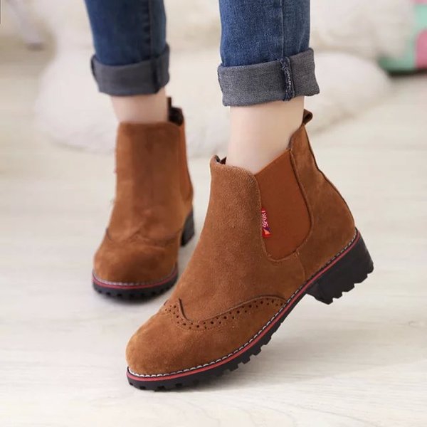 Дамски обувки два типа кожен и велурен.