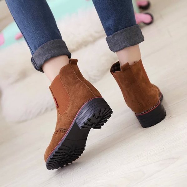 Дамски обувки два типа кожен и велурен.