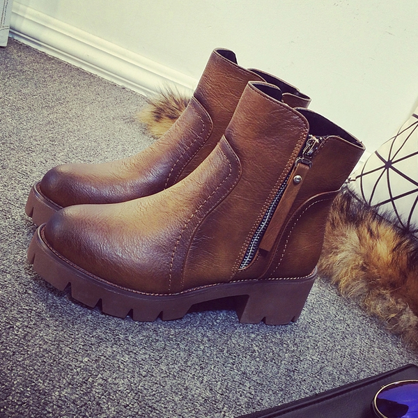 Δερμάτινα γυναικεία παπούτσια 