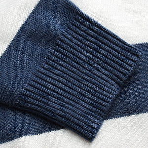 Ανδρικά πουλόβερ σε τρία χρώματα με κολάρο σε σχήμα O