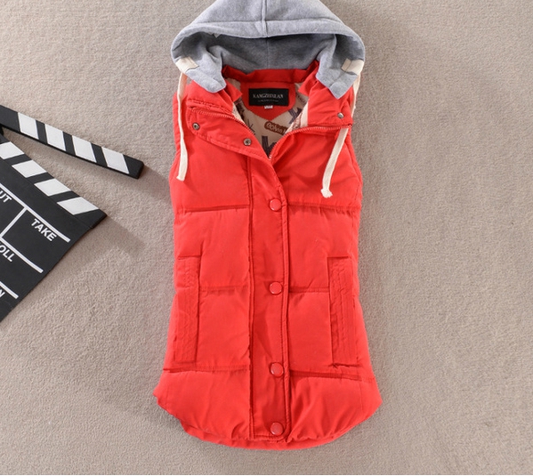 Модерен дамски елек с качулка в различни цветове