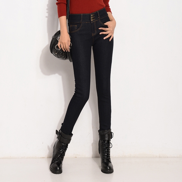 Γυναικεία τζιν σε μαύρο και σκούρο μπλε χρώμα
