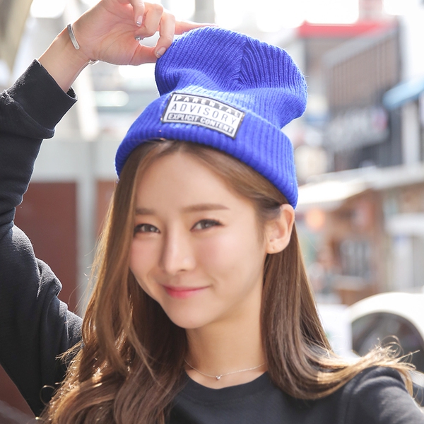 Дамски модерни зимни шапки - червени, сини, сиви, черни, модерни