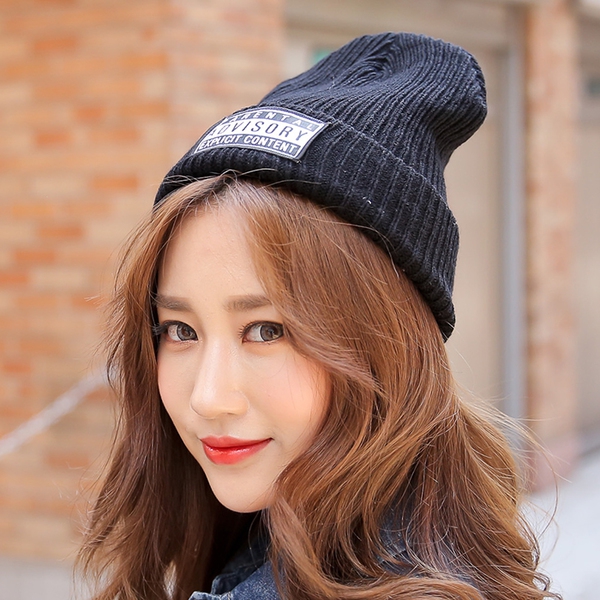 Дамски модерни зимни шапки - червени, сини, сиви, черни, модерни