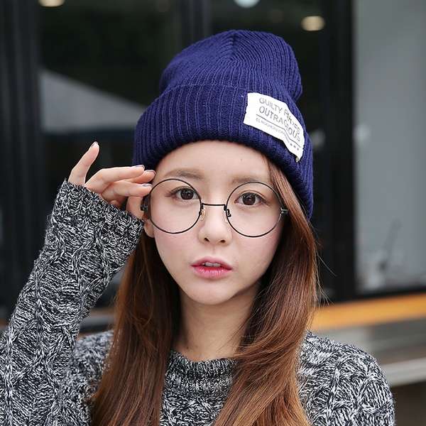 Дамски модерни зимни шапки - червени, сини, сиви, черни, модерни