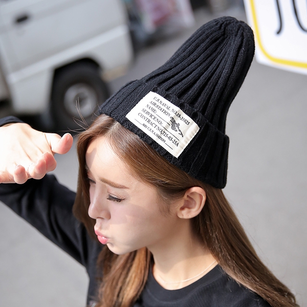 Дамски модерни зимни шапки - червени, сини, сиви, черни, модерни