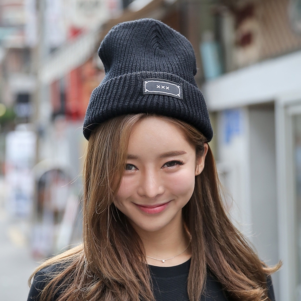 Дамски модерни зимни шапки - червени, сини, сиви, черни, модерни