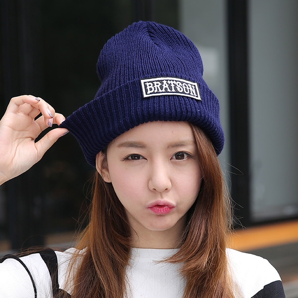 Дамски модерни зимни шапки - червени, сини, сиви, черни, модерни