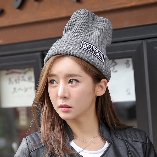 Дамски модерни зимни шапки - червени, сини, сиви, черни, модерни