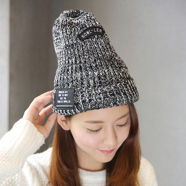 Дамски модерни зимни шапки - червени, сини, сиви, черни, модерни