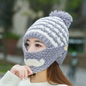Уникална зимна дамска шапка в няколко сладки модела