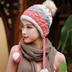 Модерни и сладки дамски зимни шапки - няколко цвята 