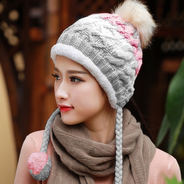 Модерни и сладки дамски зимни шапки - няколко цвята 