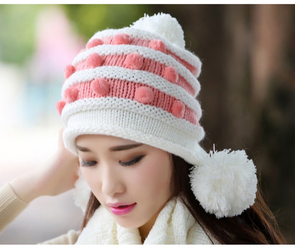 Модерни и сладки дамски зимни шапки - няколко цвята 