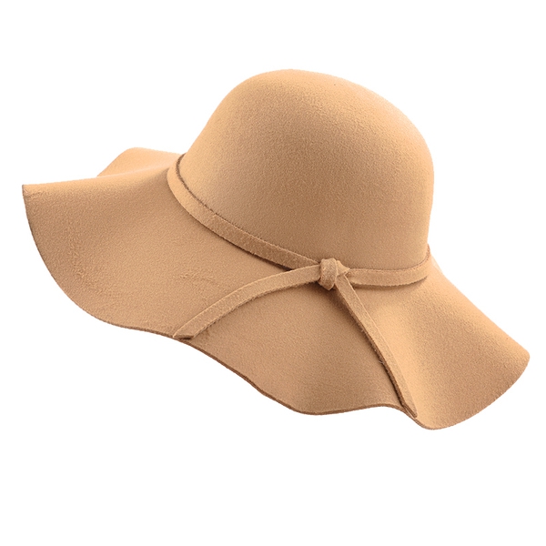 Дамски шапки в ретро стил - сини, червени, черни         