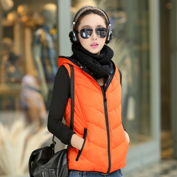 Γυναικείο γιλέκο σύγχρονо σε διαφορετικά χρώματα