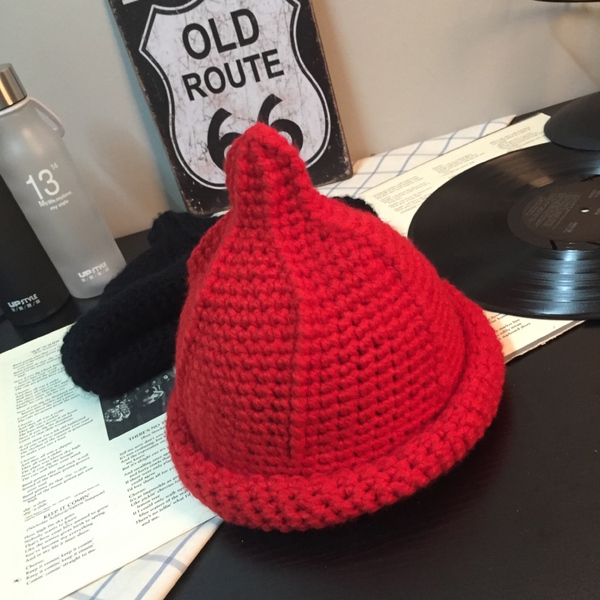 Дамски зимни плетени шапки  - червена, сива, бежава, черна, оранжева, бяла