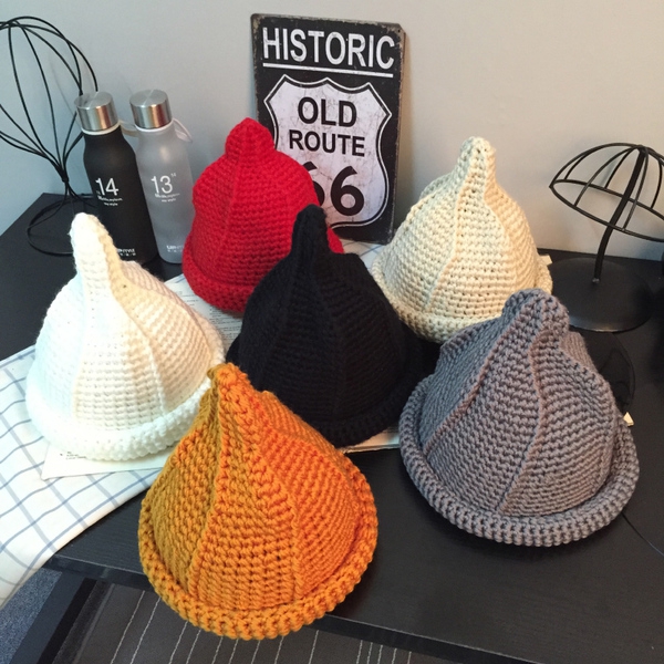 Дамски зимни плетени шапки  - червена, сива, бежава, черна, оранжева, бяла