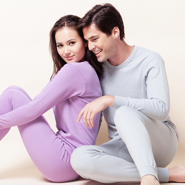 Αντρικές και γυναικείες πιτζάμες σε διάφορα χρώματα