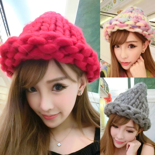 Дамски зимни стилни шапки - различни модели