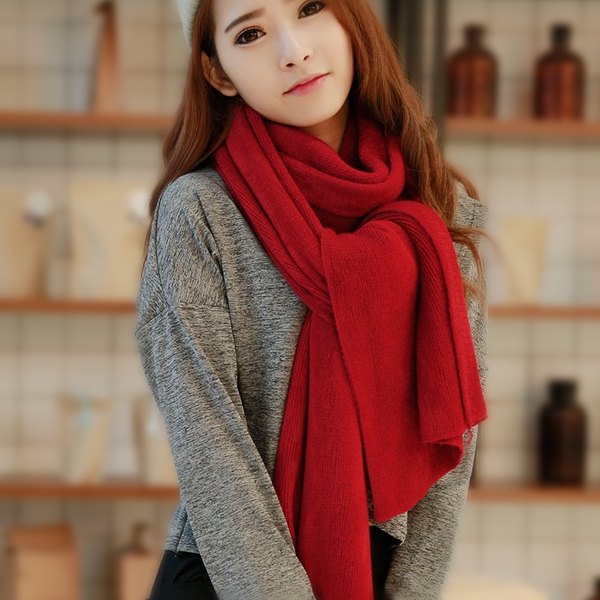 Γυναικεία χειμωνιάτικα  μοντέρνα και κομψά κασκόλ σε διάφορα χρώματα