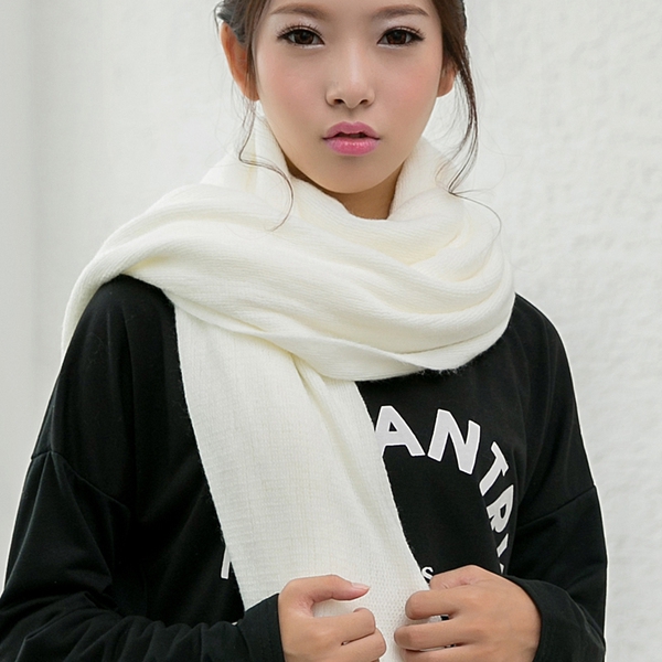 Γυναικεία χειμωνιάτικα  μοντέρνα και κομψά κασκόλ σε διάφορα χρώματα